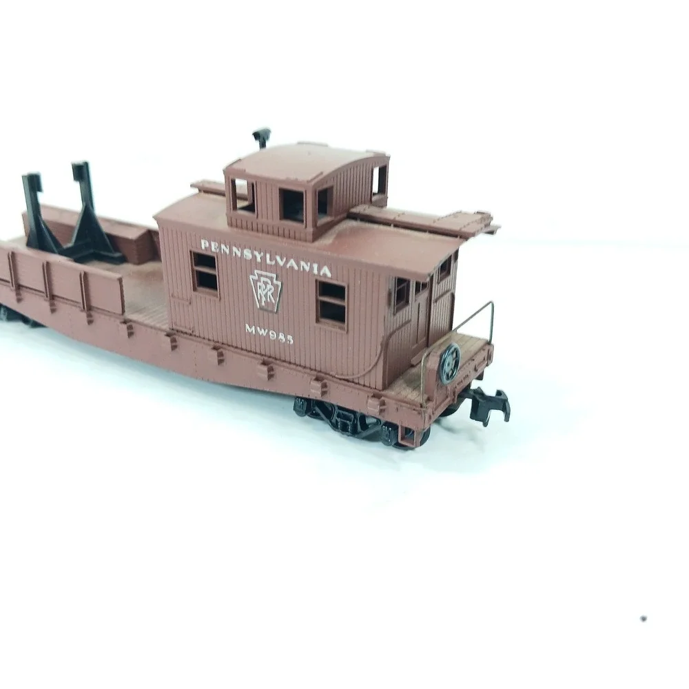 Athearn HO Scale Pennsylvania Work Caboose Kit 1276 PRR Brown MW985 Train Car